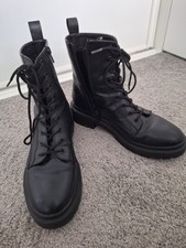 Schuh Black Leather Combat / Utility Ankle Boots Size 6 (39)