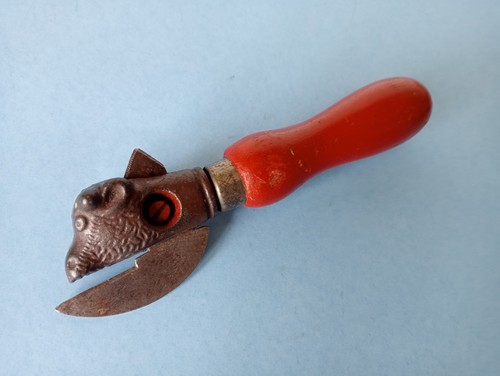 Vintage cast iron bull s - (340),