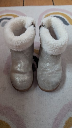 Gold coloured kids ugg - coloured,