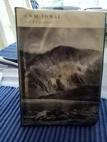 Rock climbing guide cwm - climbing, (cwm.idwal