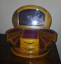 Vintage wooden jewellery box