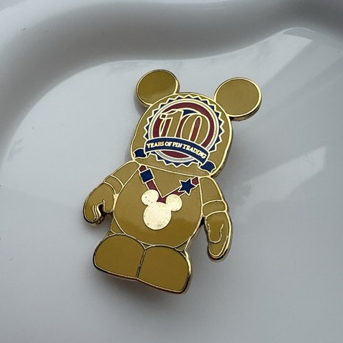 Disney mickey pin vinylmation - pin,