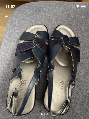 Lotus sandals - sandals,