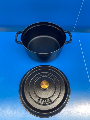 Staub round cast iron cocotte - round,
