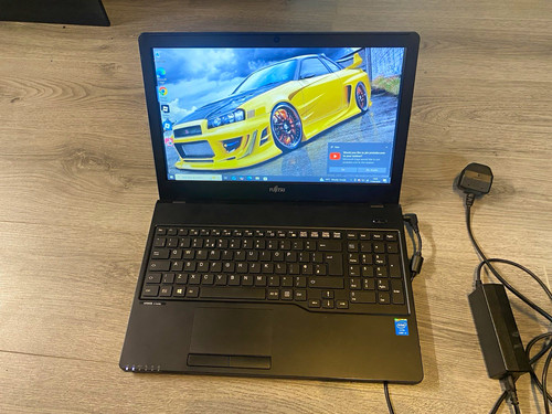 Fujitsu laptop series 6 - a,