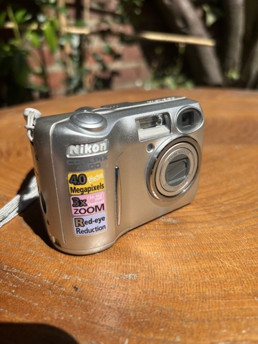 Nikon coolpix 5600 1mp - 5600, 5.1mp
