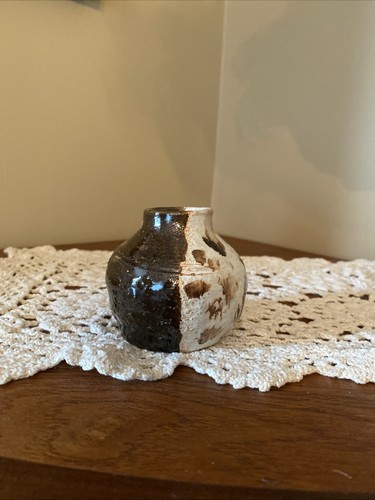 Small art pottery vase - small,