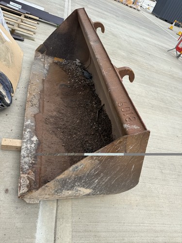 Forklift bucket attachment - forklift,