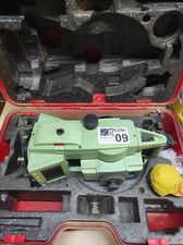 Leica TCR 405 Power R100 Reflectorless Total Station