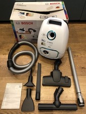 Bosch Series 4 BGB41HYGGB Bagged Vacuum Cleaner ProHygienic - White. BH90