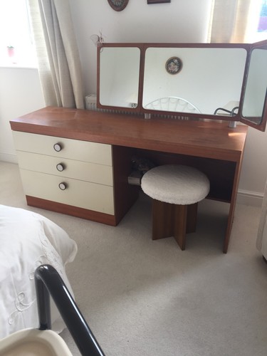1970 bedroom suite 5 items - bedroom,