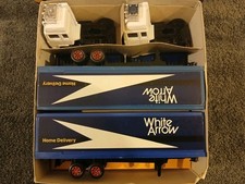 new Corgi White Arrow Delivery truck set x2 sent royal mail post tracked.