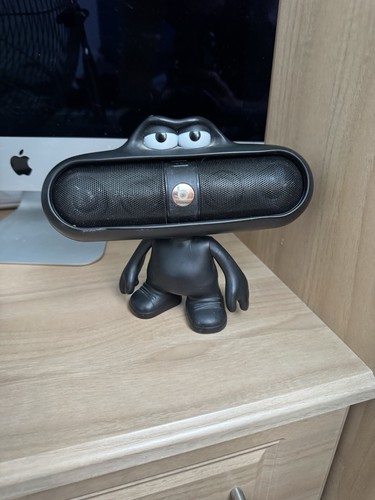 Black beats pill - black,