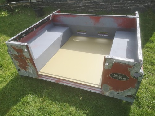 Land rover rear body tub - 90,
