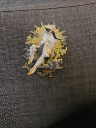 Pokémon arceus figure - arceus, v