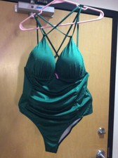 Cupshe Wms 1-Piece suit XL