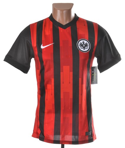 Bnwt eintracht frankfurt - bnwt,