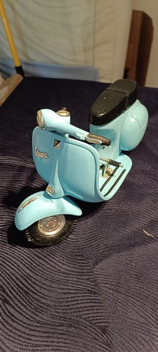Vespa model scooter - model,