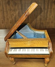 GRAND PIANO MUSIC BOX HAND