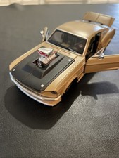 1/24 SCALE MAISTO CLASSIC 1967 FORD MUSTANG GT GOLD PRO RODZ STREET DIECAST CAR