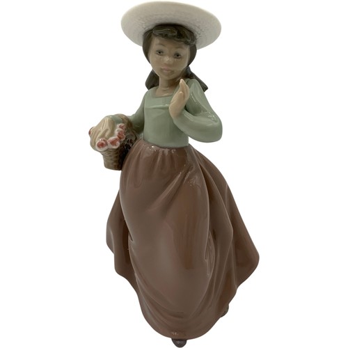 Nao lladro figurine girl - nao, by