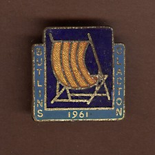BUTLINS HOLIDAY CAMP CLACTON 1961 ORIGINAL VINTAGE  ENAMEL PIN BADGE