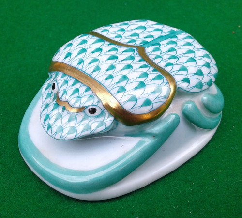 Herend green fishnet scarab - green,
