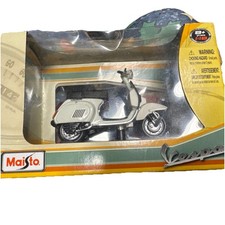 Maisto 1/18  Vespa
