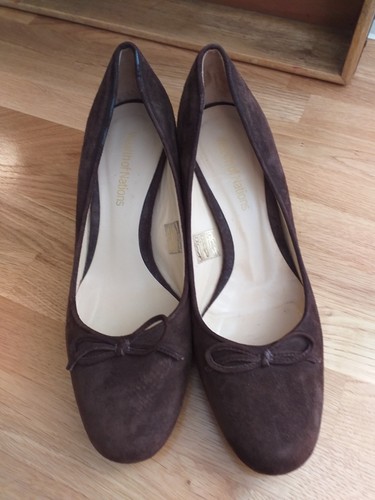 Wealth nations brown - of, suede