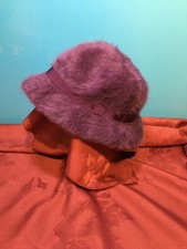 Vintage ladies hat in purple
