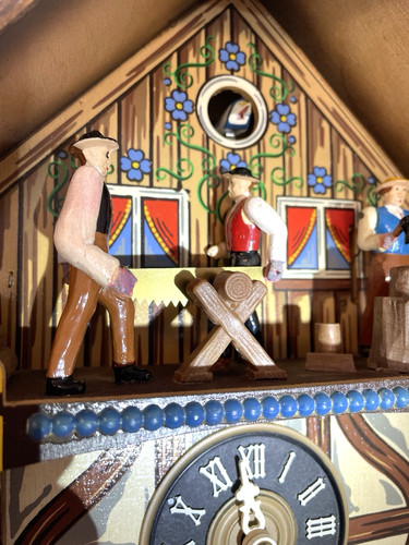 Cuckoo clock sawmiller video - clock,