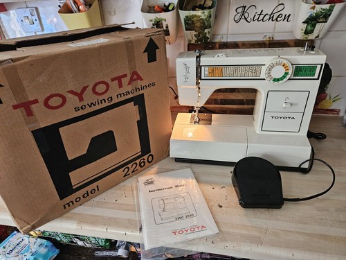 Working toyota sewing machine - working,