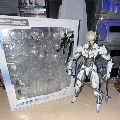 Square enix play arts kai - enix,