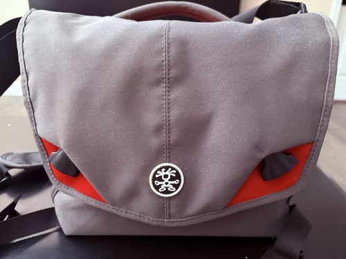 Crumpler camera messenger - camera, bag