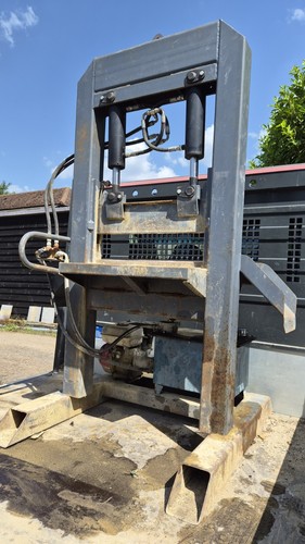 Hydraulic stone cropper - stone,