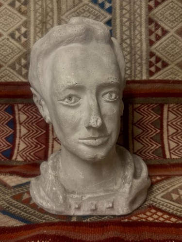Modernist male plaster bust - plaster,