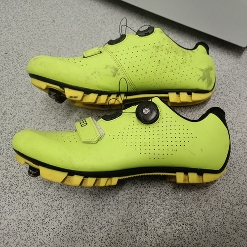 Mountain cycling shoes - mountain,