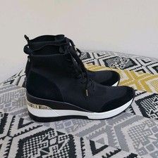 EUC Black Dune London Enlicia