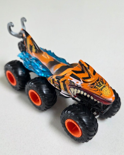 Hot wheels monster - hot,