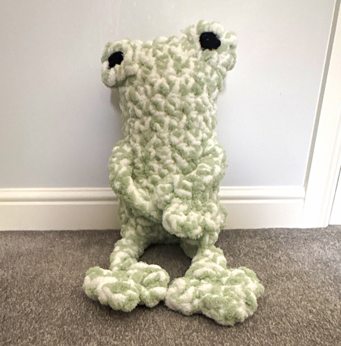 Crocheted handmade green frog - crocheted,handmade,