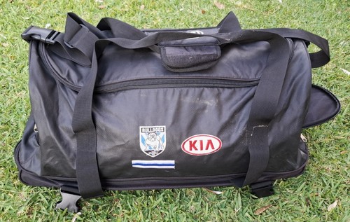 Canterbury bulldogs club issue - bulldogs,