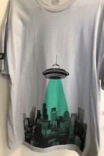 CF Alien UFO Flying Saucer Above City USA Zumiez SS Tee T Shirt