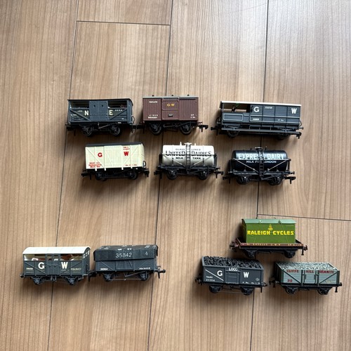 Job lot oo - job, 11