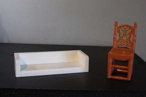 Mattel 2004 doll house white - doll,