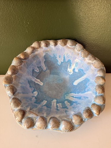 Coastal dish sea shell design