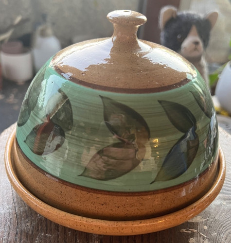 Holkham pottery cheese - holkham, cloche