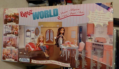 Bratz world house - world,