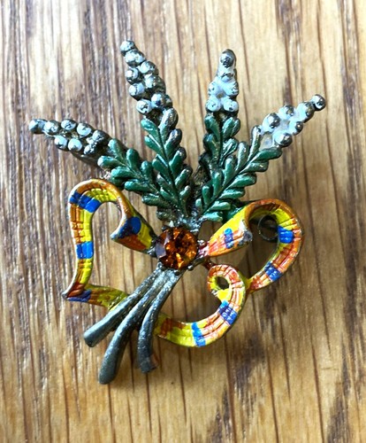 Vintage scottish brooch white - scottish,