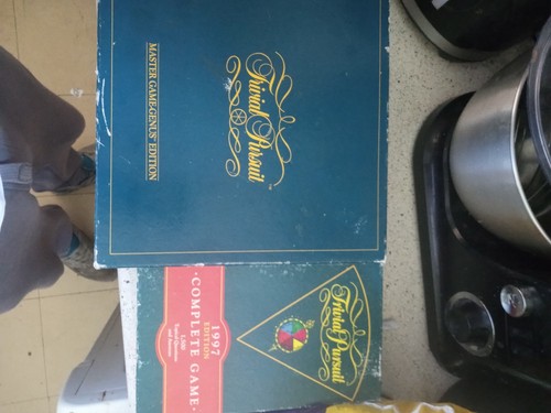 Trivial pursuit bored game - trivial,