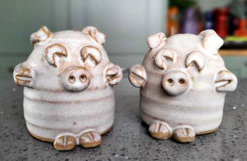 Studio pottery pig piglet - studio,
